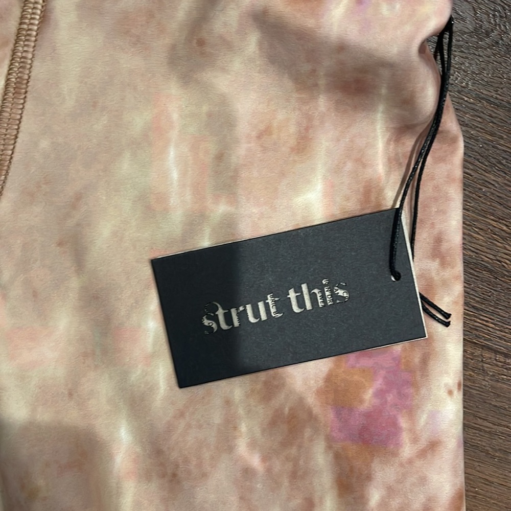 Strut This NWT Ankle Leggings in a Caramel Tie Dye color. - Picture 3 of 7
